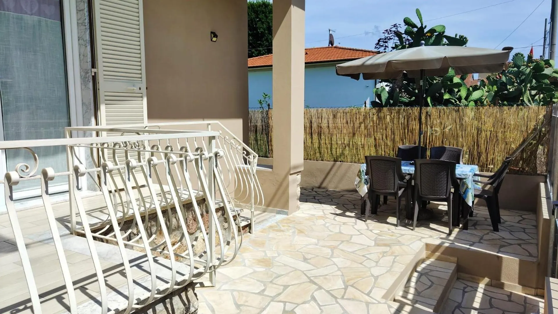 Casa La Cartolina Lejlighed Querceta 0*,  Italien